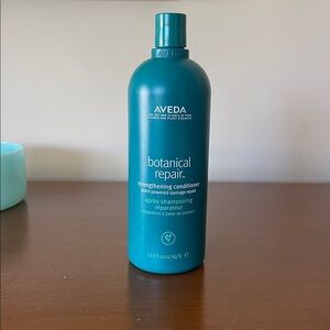 Aveda BOTANICAL REPAIR™ STRENGTHENING CONDITIONER - 1 liter